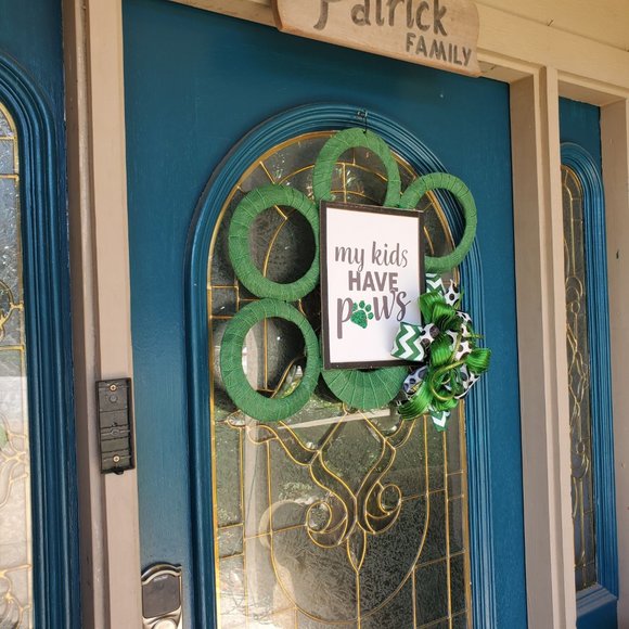 "My Kids Have Paws" Dog Lovers Wreath - Picture 5 of 6